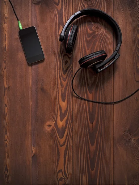 Kulaklık ve hareket eden smartphone