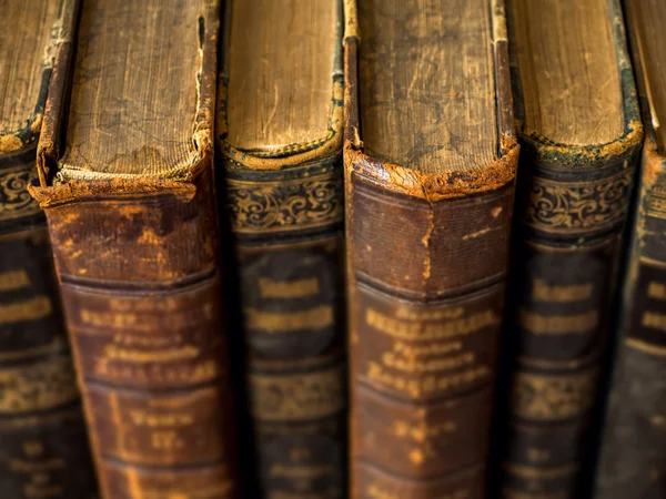 Masada duran kitaplar