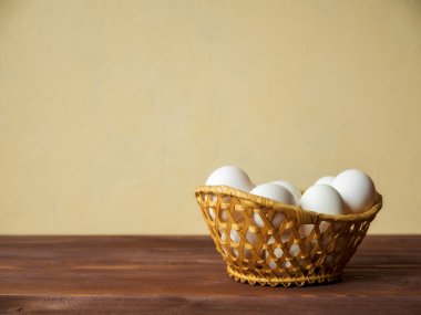 Sepette yumurtalar