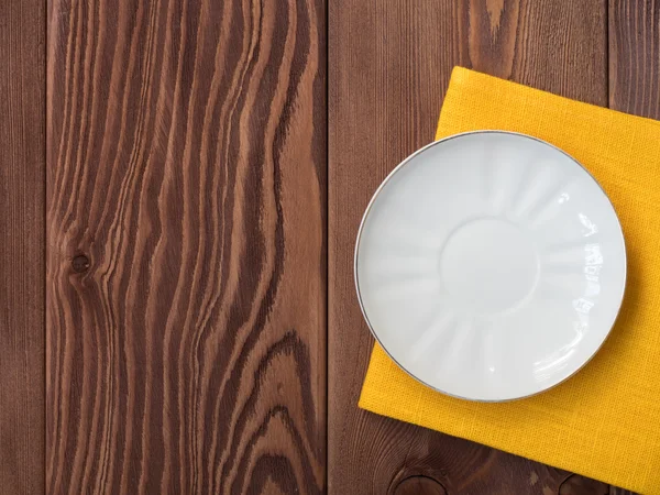 Masanın üzerinde plaka