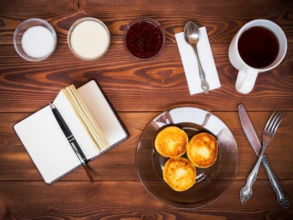 Pequeno-almoço na mesa — Fotografia de Stock