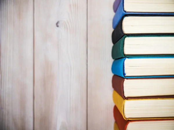 Masada duran kitaplar