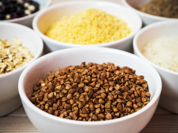 Tahıllar ile seramik kavanoz