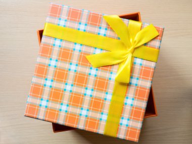 kattaki hediye kutusu