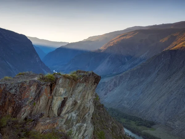 Dağlarda gün batımı