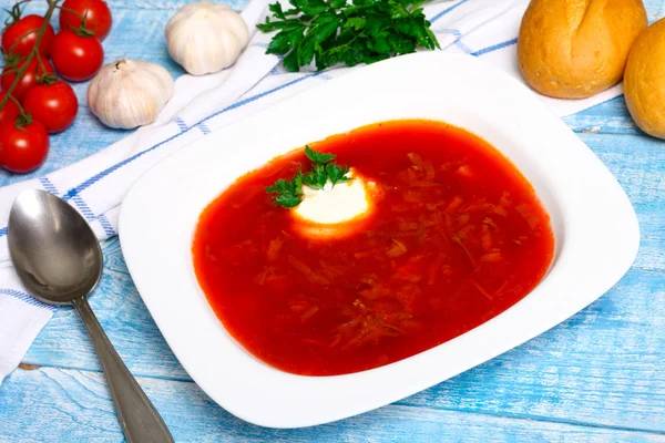 Geleneksel Rus ve Ukraynalı pancar çorbası çorba