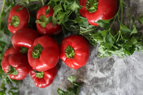 Small Red Peppers Red Peppers Row Line Vegetables Circle Parsley — Stockfoto