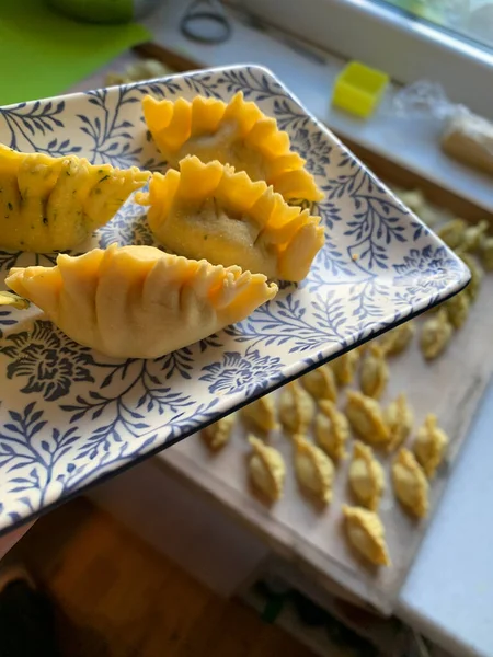 İtalyan yumurtalı erişte, ev yapımı ravioli, ev yapımı ravioli, un ürünleri, ev yapımı yemek.