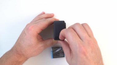 Yeni GoPro Kahraman 9 'un pili takılıyor.. 