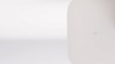 Ampul, operasyon göstergesi mobil modem. aygıtın dahili SIM kartı var 