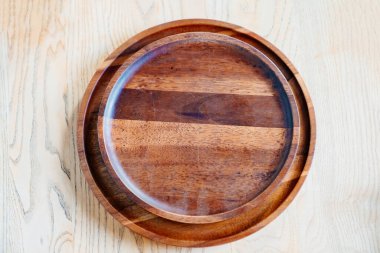 Yemek pişirmek ve depolamak için ahşap ve çevre dostu yemekler..