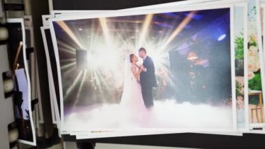 Üst Manzara. Düğünde çekilen fotoğrafların kimyasal baskısı.. 