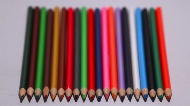 line renkli kalemler