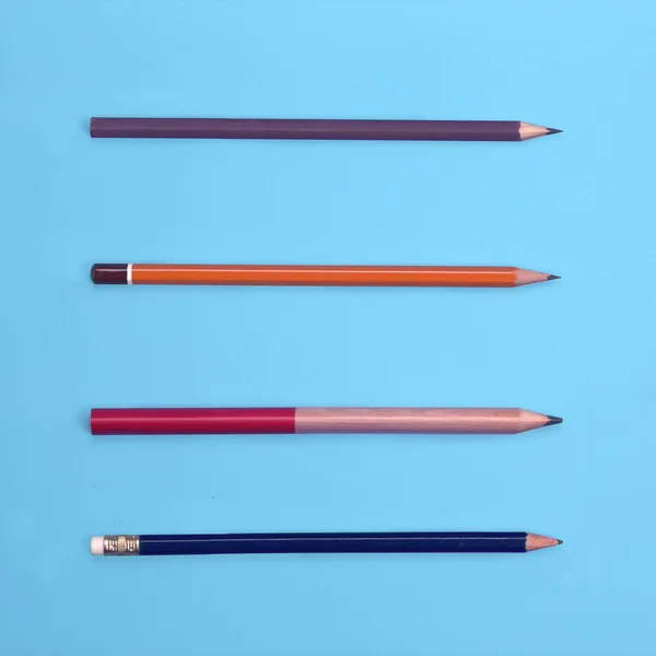 Ensemble de crayons de différentes couleurs — Photo