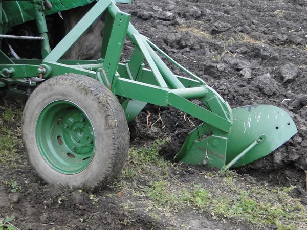 Plowing nel giardino — Foto Stock