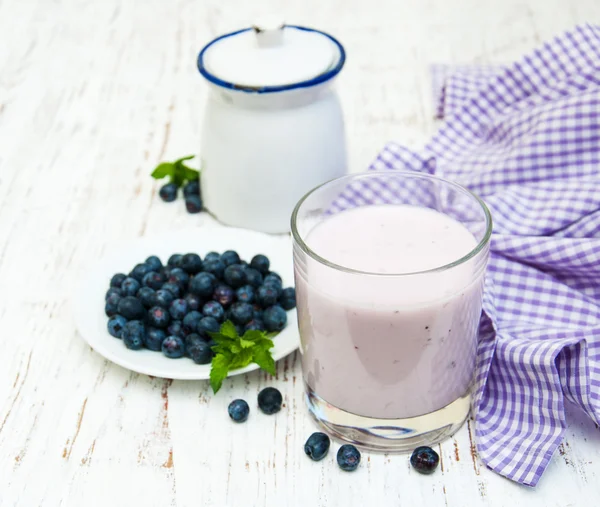 Yogur de fruta fresca —  Fotos de Stock
