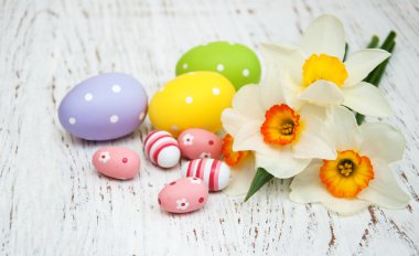 Paskalya yumurtaları ve Nergis