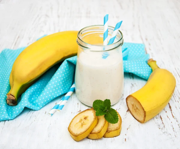 Bananer med yoghurt — Stockfoto