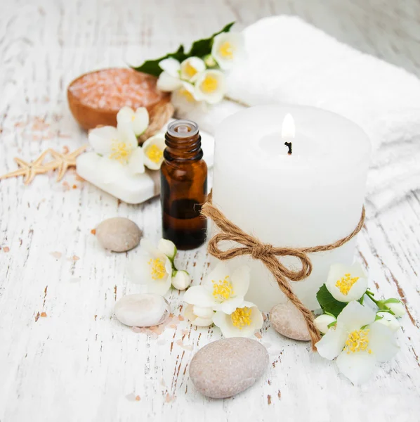 Concepto de spa con flores de jazmín —  Fotos de Stock