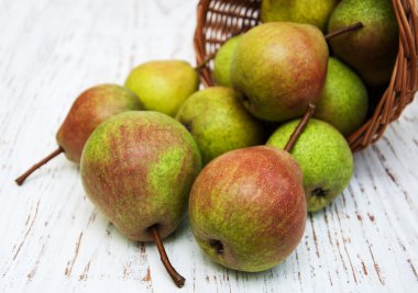 Masada taze armutlar