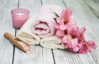 Alstroemeria çiçekler ile Spa Ürünleri