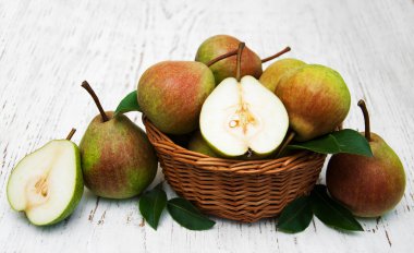 Masada taze armutlar