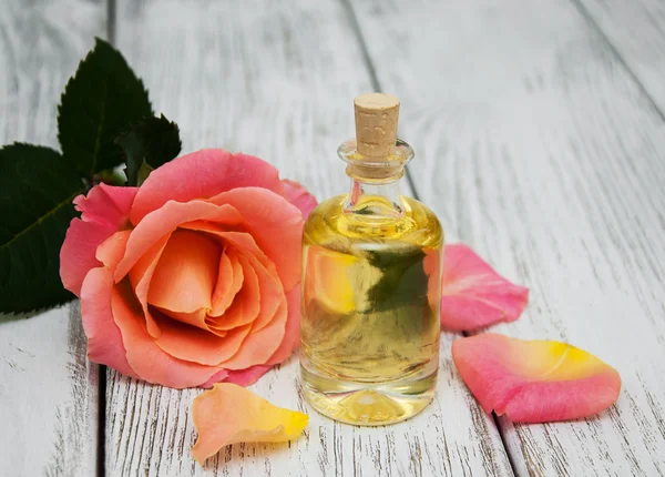 Wellness-Konzept mit rosa Rosen — Stockfoto