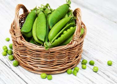 bir tabloda yeşil bezelye