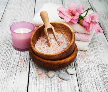 Alstroemeria çiçekler ile Spa kompozisyon