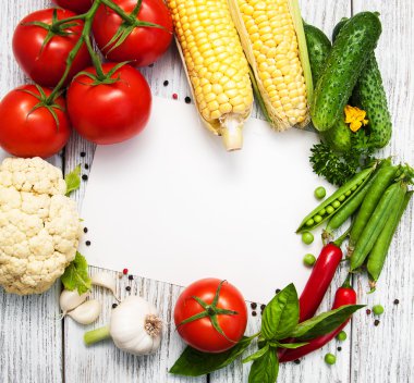 bir çerçeve olarak taze sebze