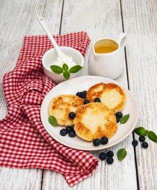 süzme peynirli gözleme blueberry ile