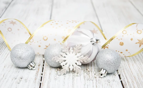Decorazione delle bagattelle di Natale in argento — Foto Stock