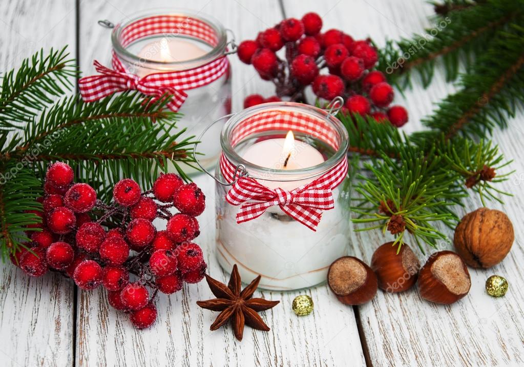 Weihnachtsdeko Marmeladengläser Rote Beeren Tannenzweige