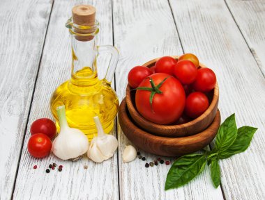 Organik domates zeytinyağı ve sarımsak