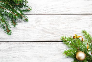 Noel süslemeleri karda