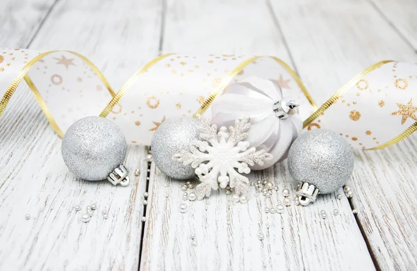 Decoración de bolas de Navidad de plata —  Fotos de Stock