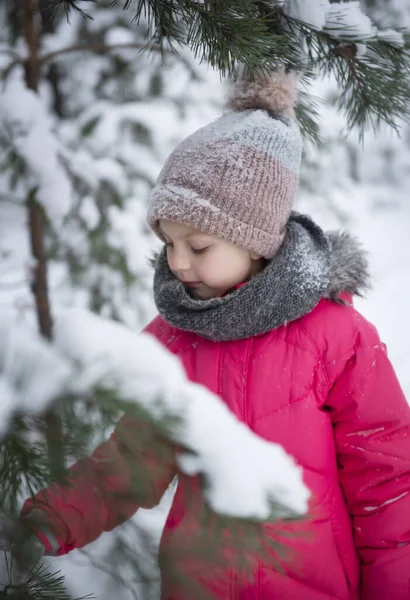 Child Winter Little Girl Playing Winter Beautiful Winter Child Portrait — Stock Photo, Image