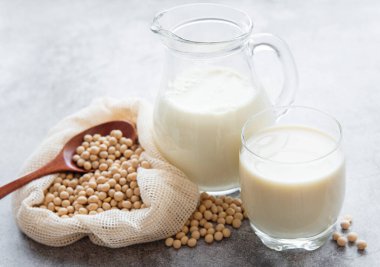 Masada soya sütü ve soya - sağlıklı bitki ürünü