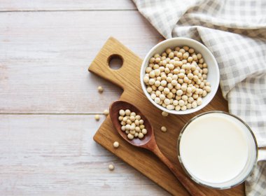 Masada soya sütü ve soya - sağlıklı bitki ürünü