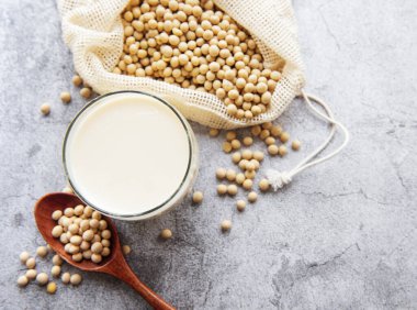 Masada soya sütü ve soya - sağlıklı bitki ürünü