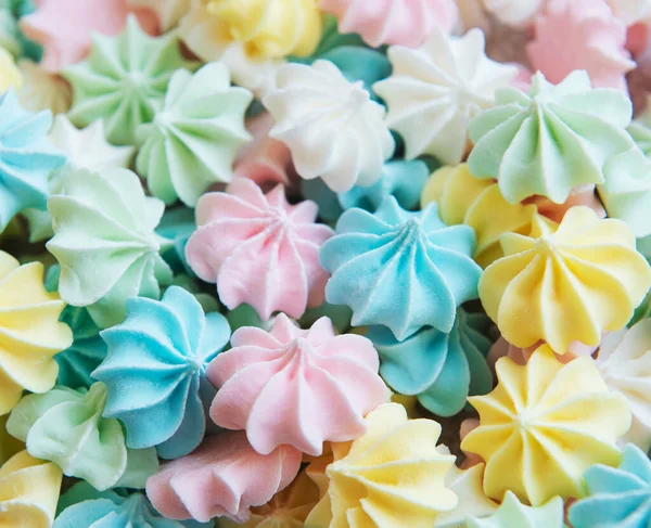 Close Deliciosas Galletas Merengue Pastel Colores Fondo Pasteles Franceses Dulces — Foto de Stock