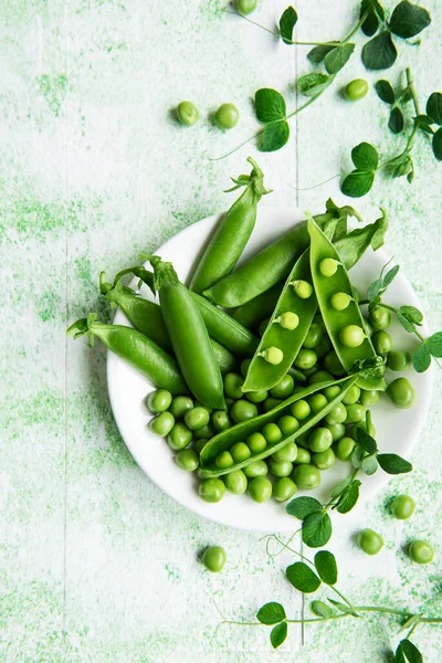 Verse Groene Erwten Peulen Groene Erwten Met Spruiten Groene Houten — Stockfoto