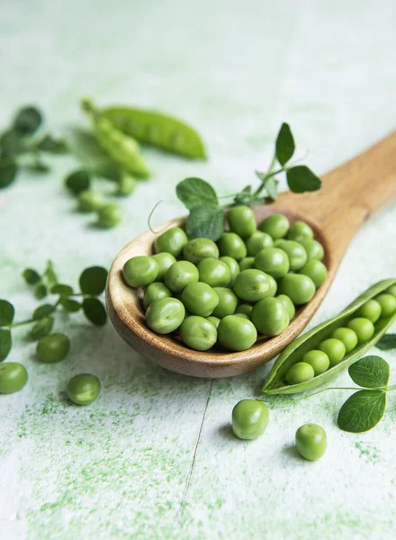 Verse Groene Erwten Peulen Groene Erwten Met Spruiten Groene Houten — Stockfoto