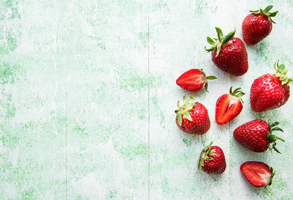 Fresh Ripe Delicious Strawberries Green Wooden Background — Stock Photo, Image