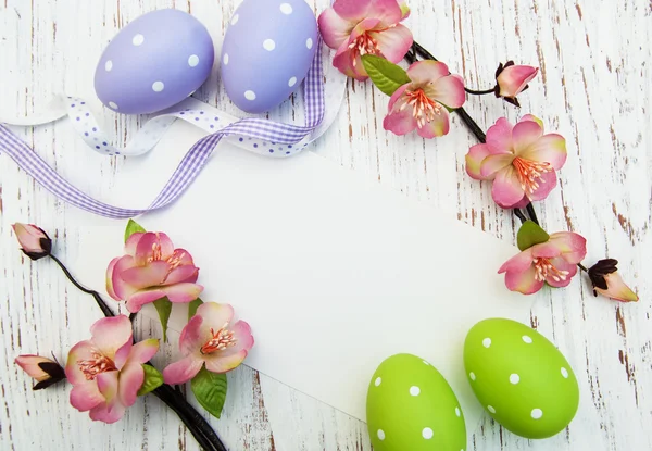 Fondo de Pascua con huevos de Pascua — Foto de Stock