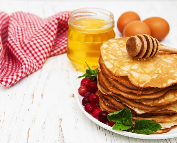 Pfannkuchen mit Preiselbeeren — Stockfoto