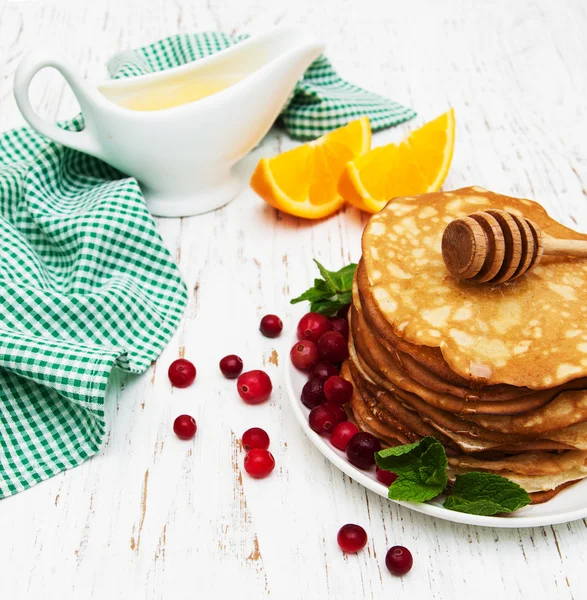 Pfannkuchen mit Preiselbeeren — Stockfoto