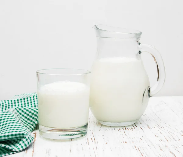 Свежее молоко — стоковое фото