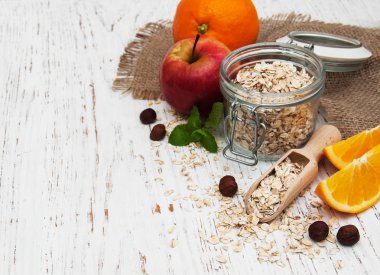 yulaf ezmesi elma ve portakal