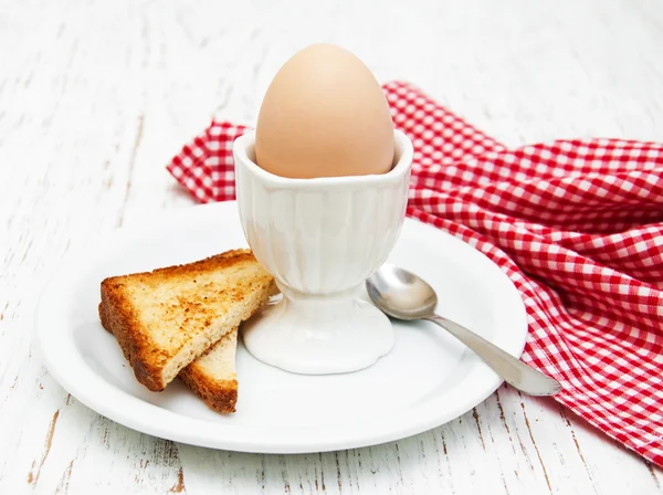 Gekookte eieren voor het ontbijt — Stockfoto